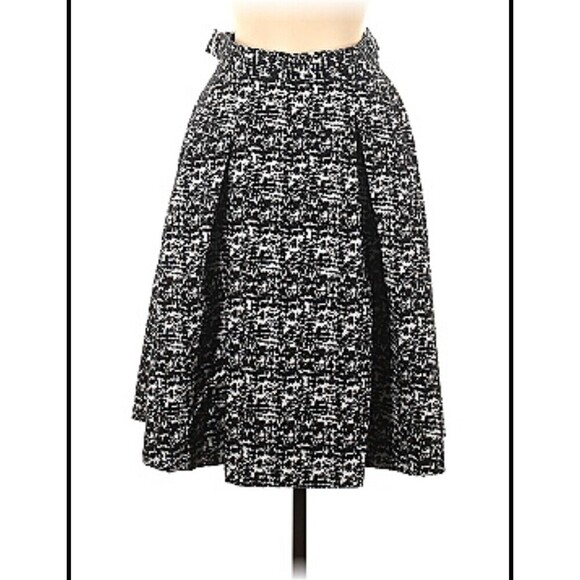 H&M Dresses & Skirts - H&M Black & White Skirt Size 8